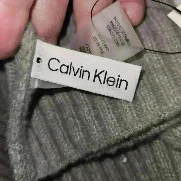 Calvin Klein Grey 85x12 inch Scarf NWT - Picture 10 of 10